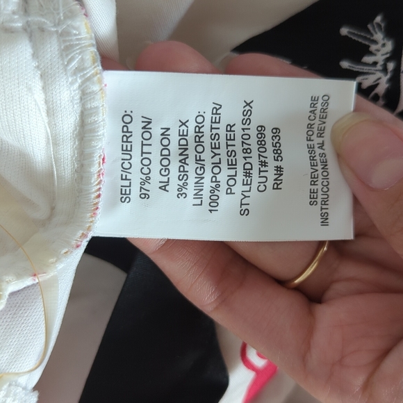 Floral dress with padding, size 9 - Picture 5 of 5